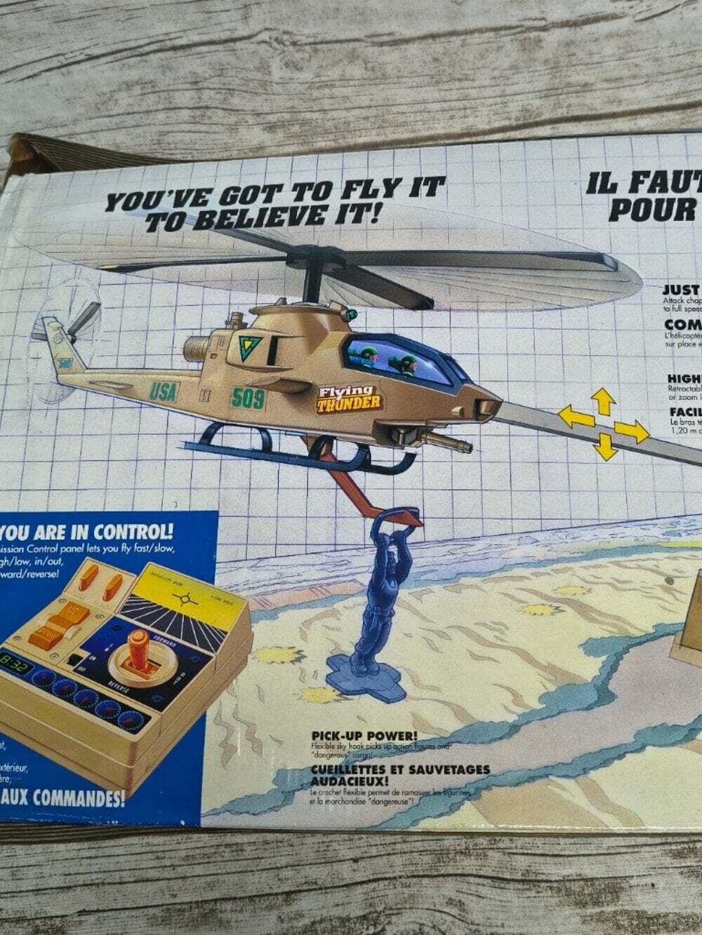 1993 Milton Bradley / Hasbro "Flying Thunder" motorized helicopter game - Picture 2 of 9